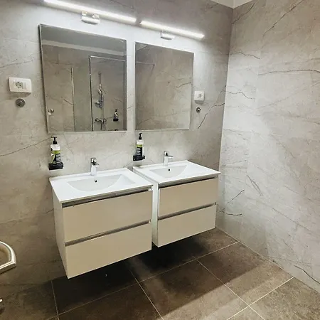 Pohorje 3* מריבור